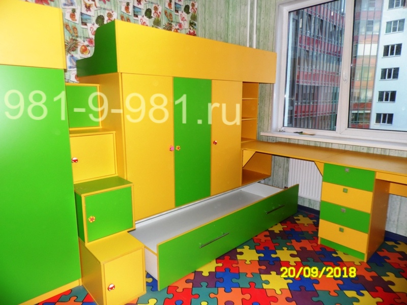 детский двухъярусный мебельный комплекс с выдвижной кроватью